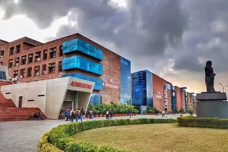 LPU Online Admissions 2025: MBA and BBA on BoostMyTalent